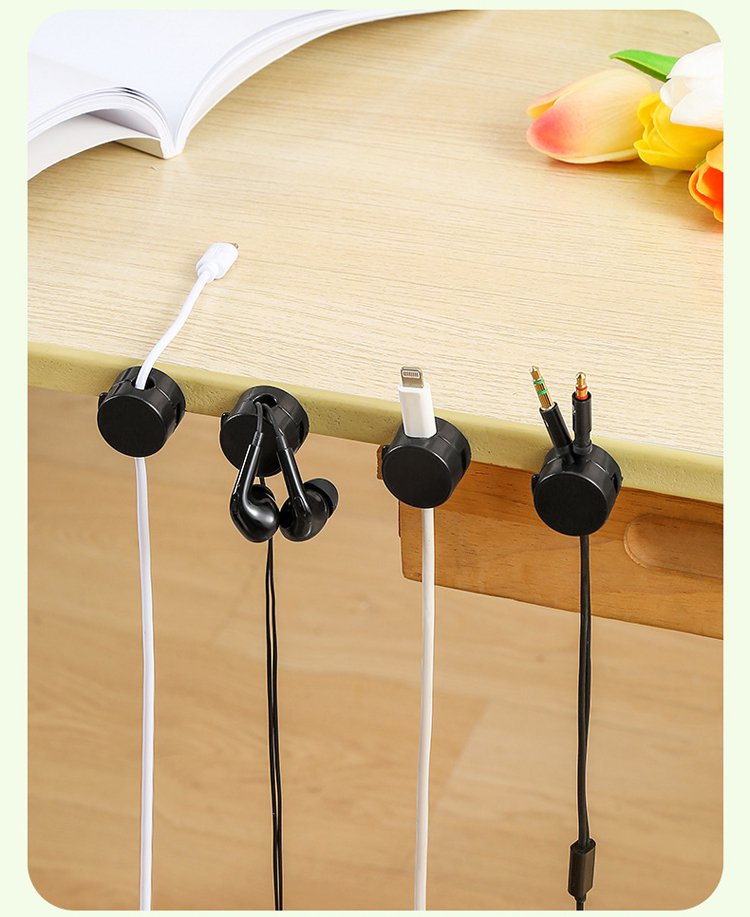 Magnetic rotating cable organizer