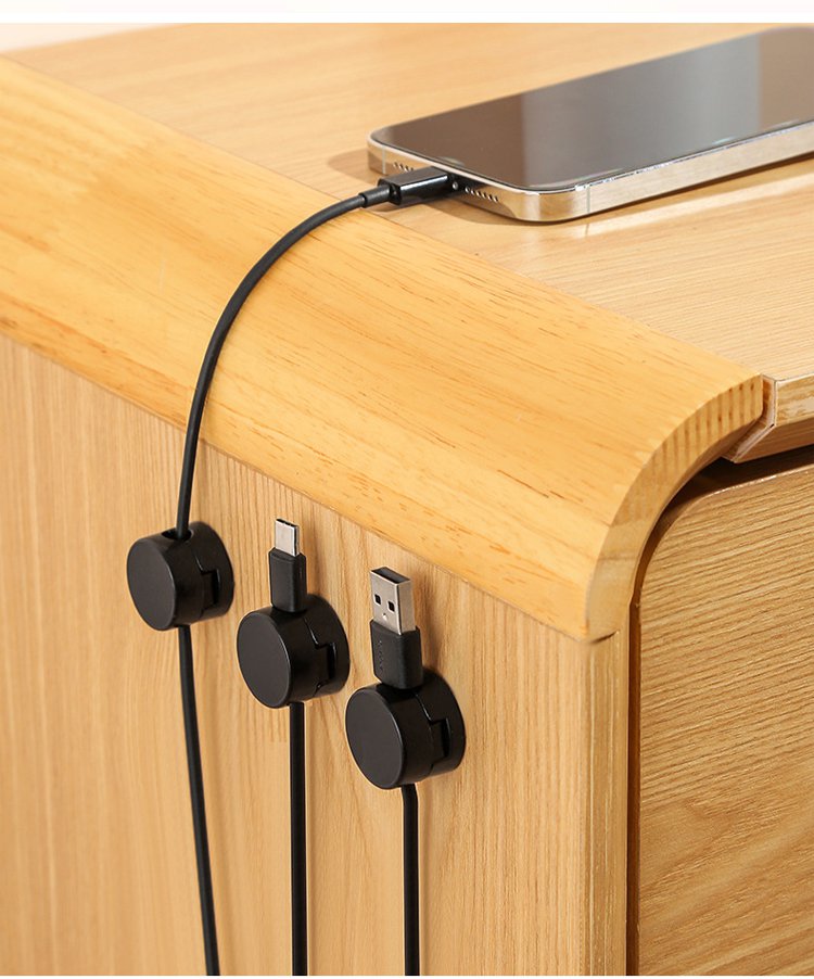 Magnetic rotating cable organizer