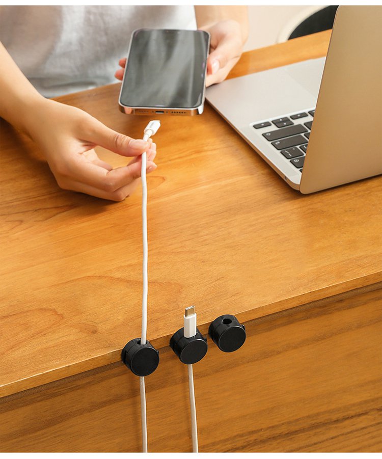 Magnetic rotating cable organizer